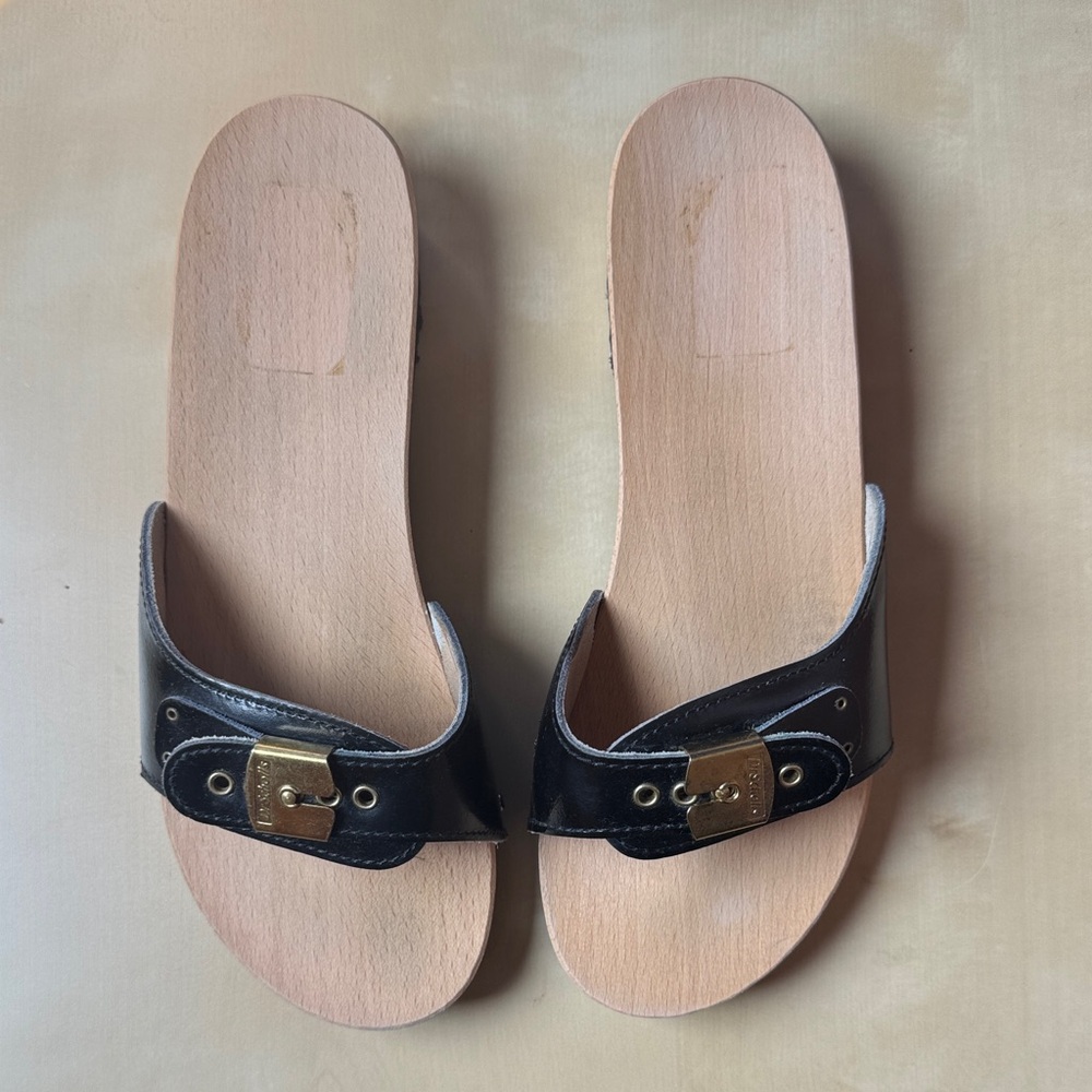 Dr. Scholl’s wooden original Exercise Sandals Black shiny patent, Gold accent 7M